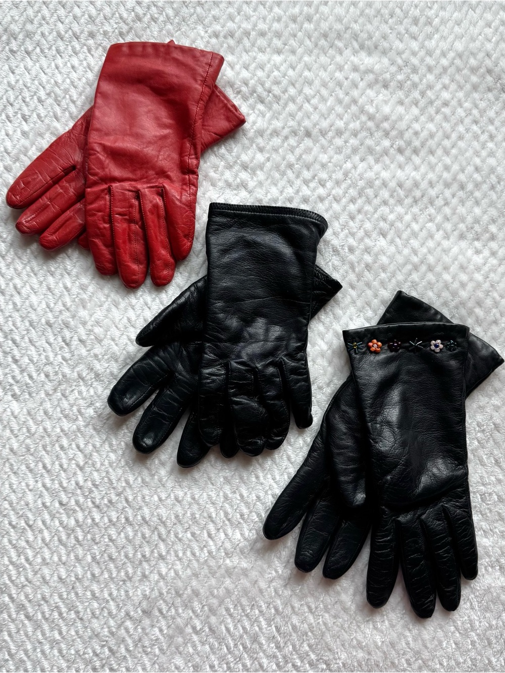 Lot of 3 Leather Gloves Size S Black Tomato Red Beaded Cashmere Fleece Portolano